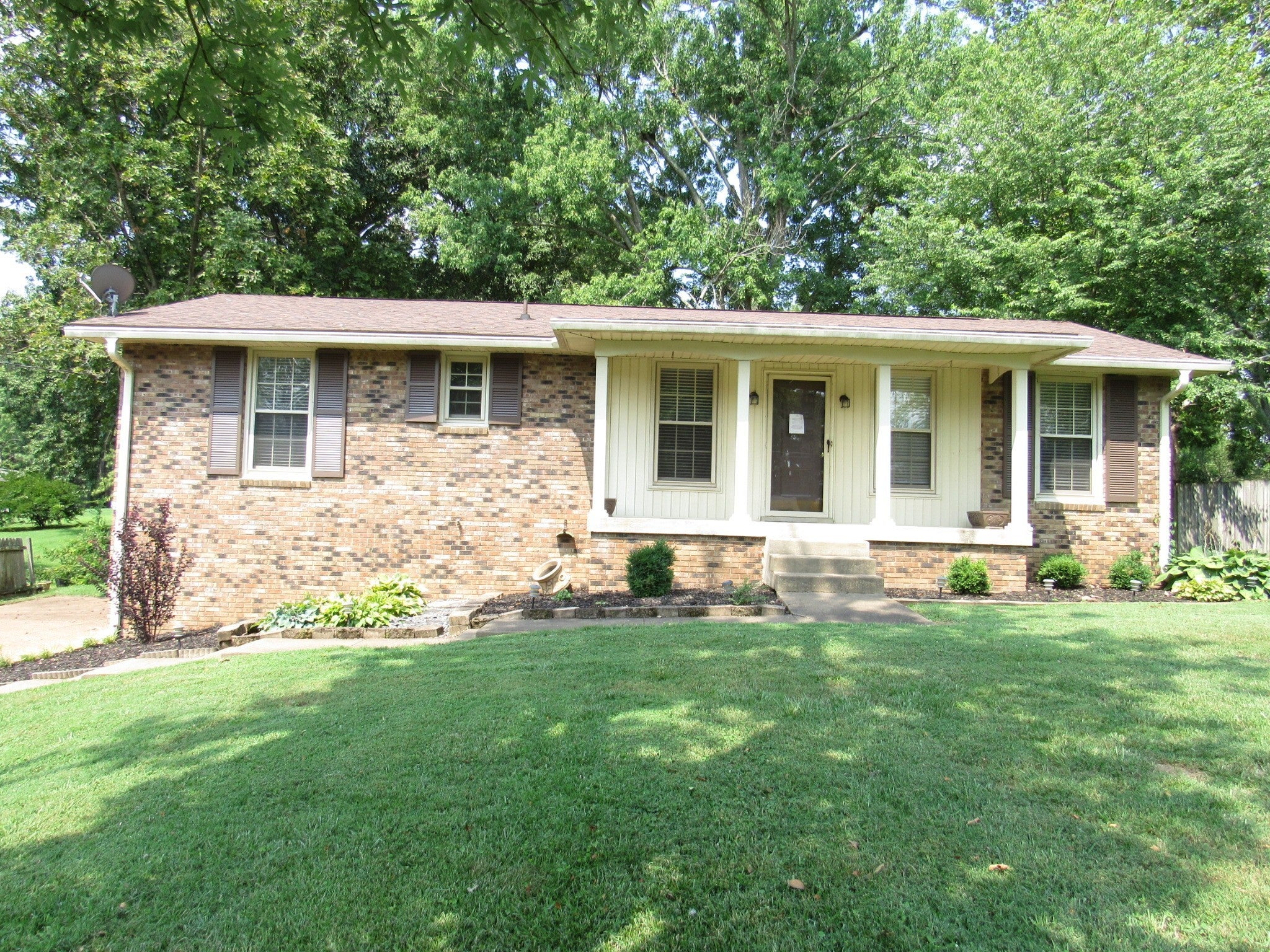 Home for sale in 105 Parisian Dr Hendersonville, TN