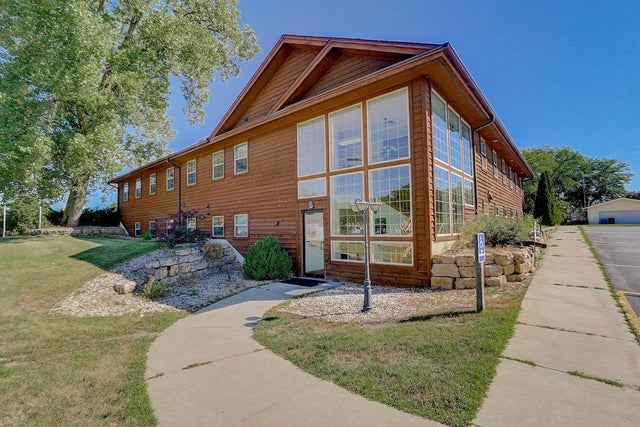 2425 New Pinery Road, Portage