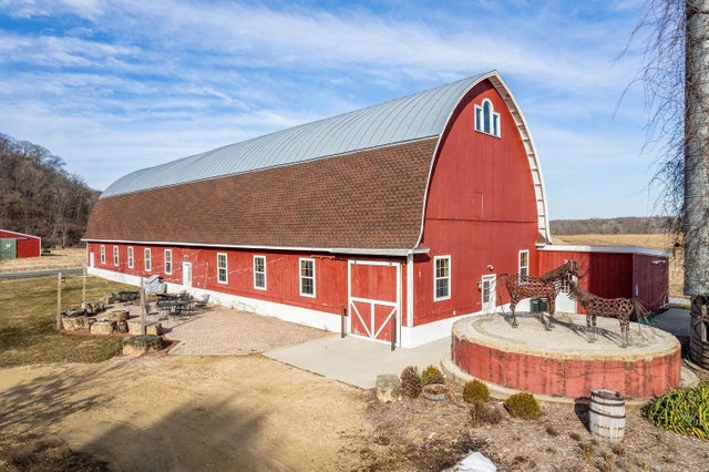 8637 Linley Road, Arena