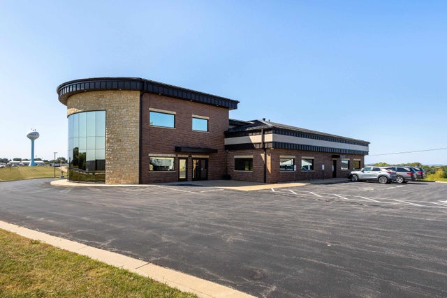 3681 & 3679 Prism Lane, Jamestown