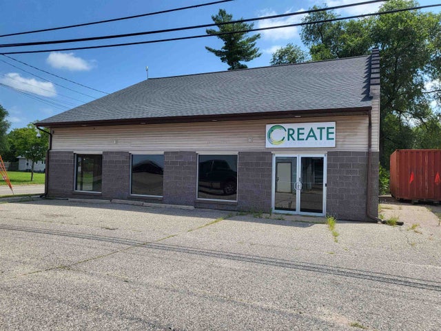 159 E Ann Street, Adams