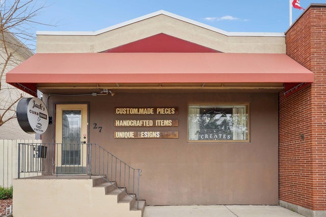 27 E Racine Street, Janesville