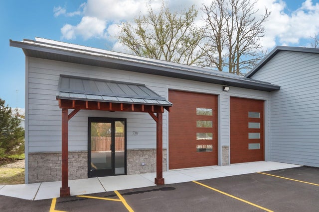 719 W Main Street, Watertown