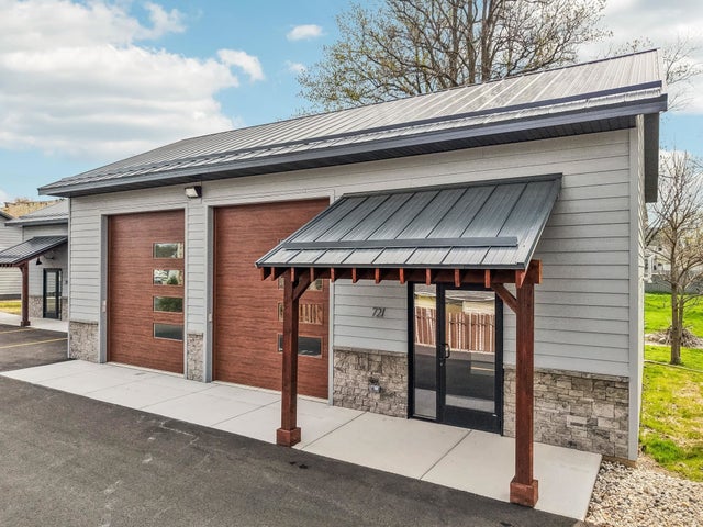 721 W Main Street, Watertown