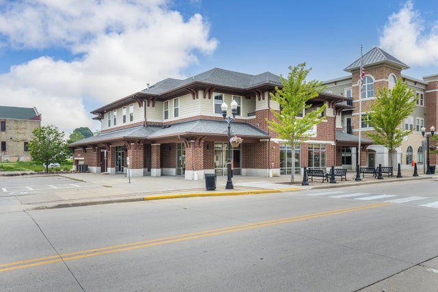 75 W Fulton Street, Edgerton