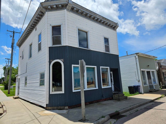 102 W Winnebago Street, Friesland