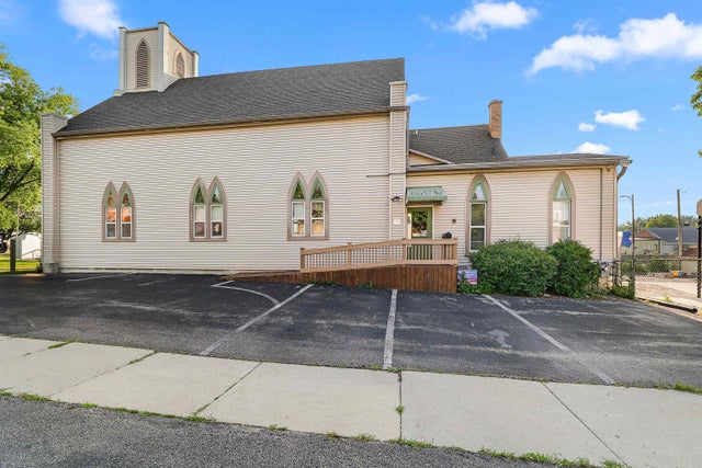 130 E Maple Avenue, Beaver Dam