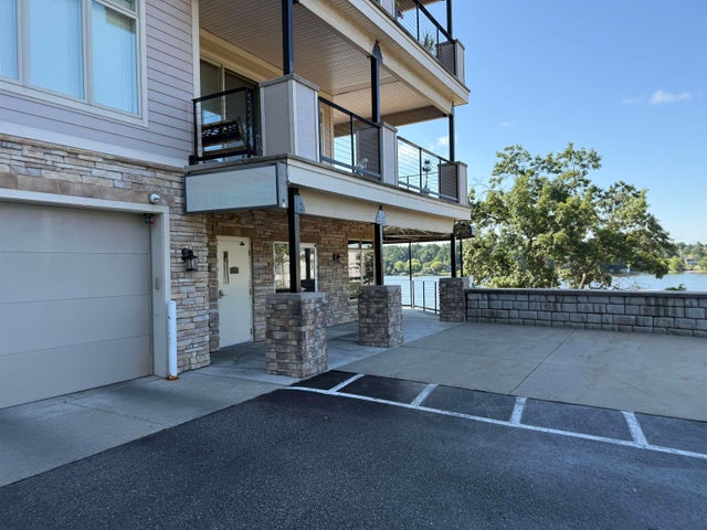 650 E Hiawatha Drive, Lake Delton