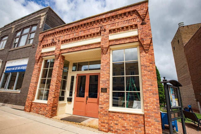 145 High Street, Mineral Point