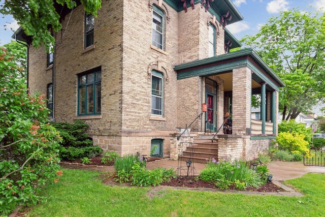 126 E Washington Street, Stoughton