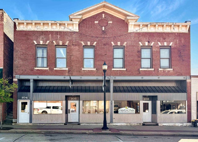 106 W Blackhawk Avenue, Prairie Du Chien