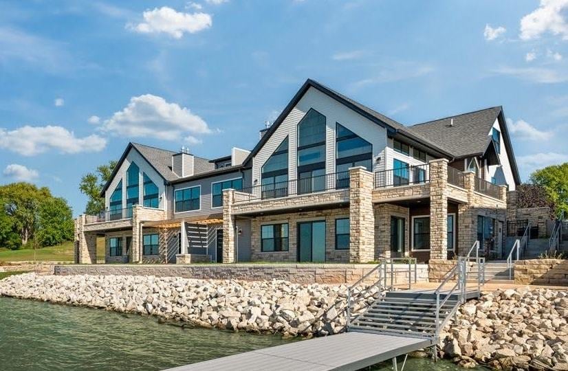 216 Lakeview Lane, Beaver Dam