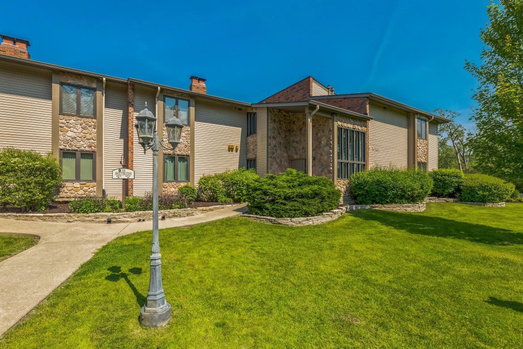 #f - 33 Abbey Villa Circle, Fontana