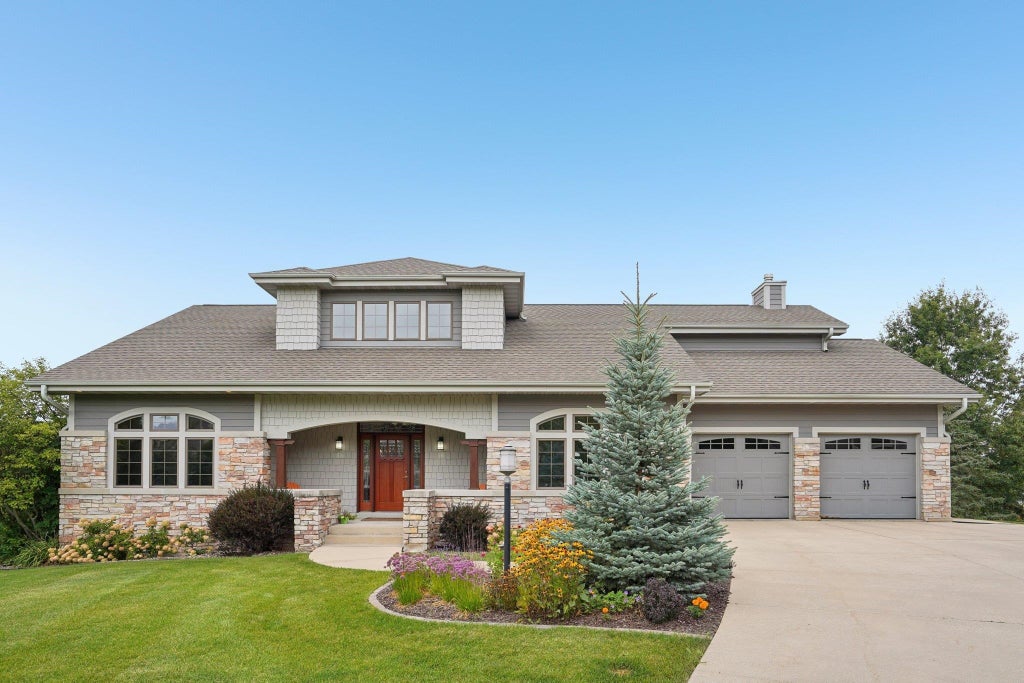 34 Arboredge Way, Fitchburg