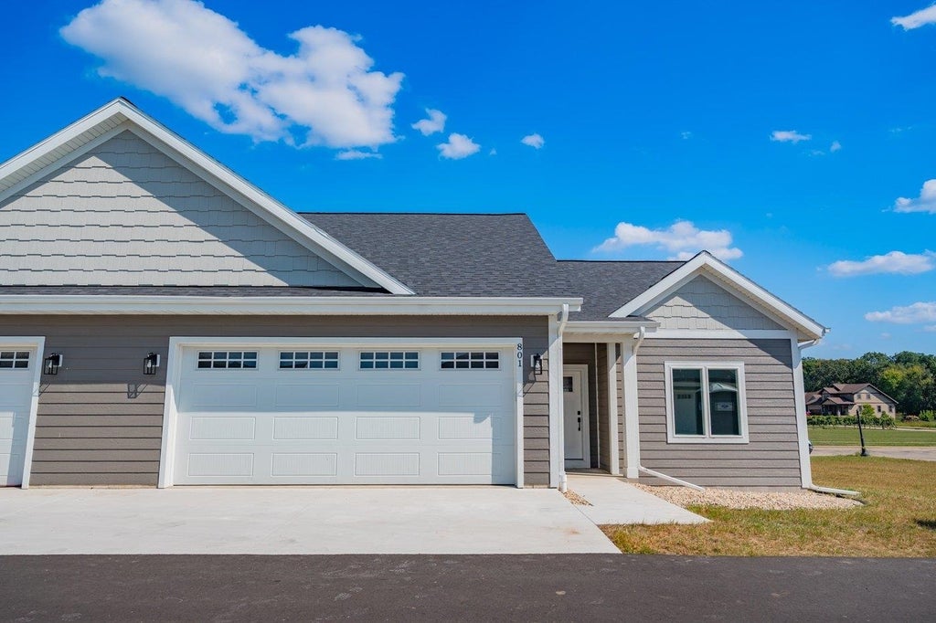 801 Vineyard Court, Cambridge