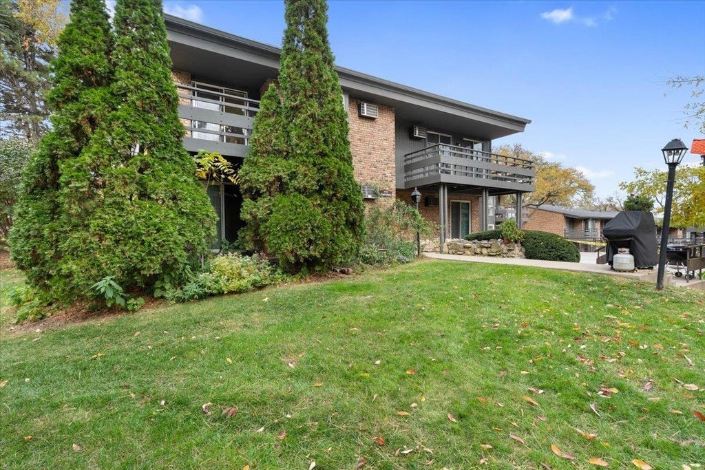 #d - 6251 Charing Cross Lane, Middleton