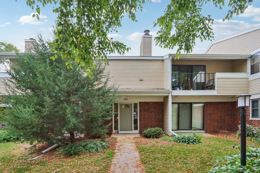 #1 - 5506 Century Avenue, Middleton