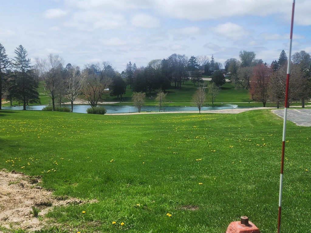 812 E Walnut Street, Lancaster