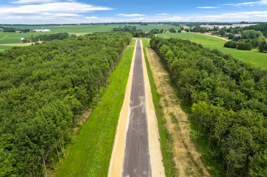 L1 Jay Drive, Dodgeville