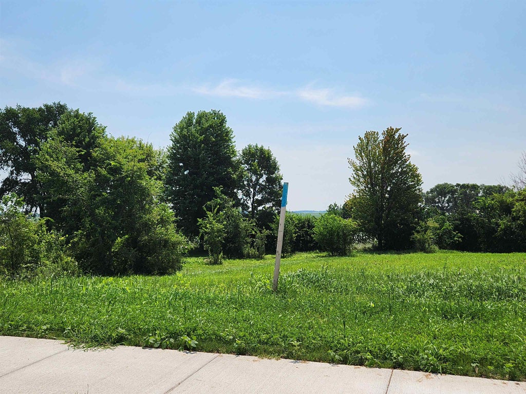 L285 Moll Drive, Waunakee