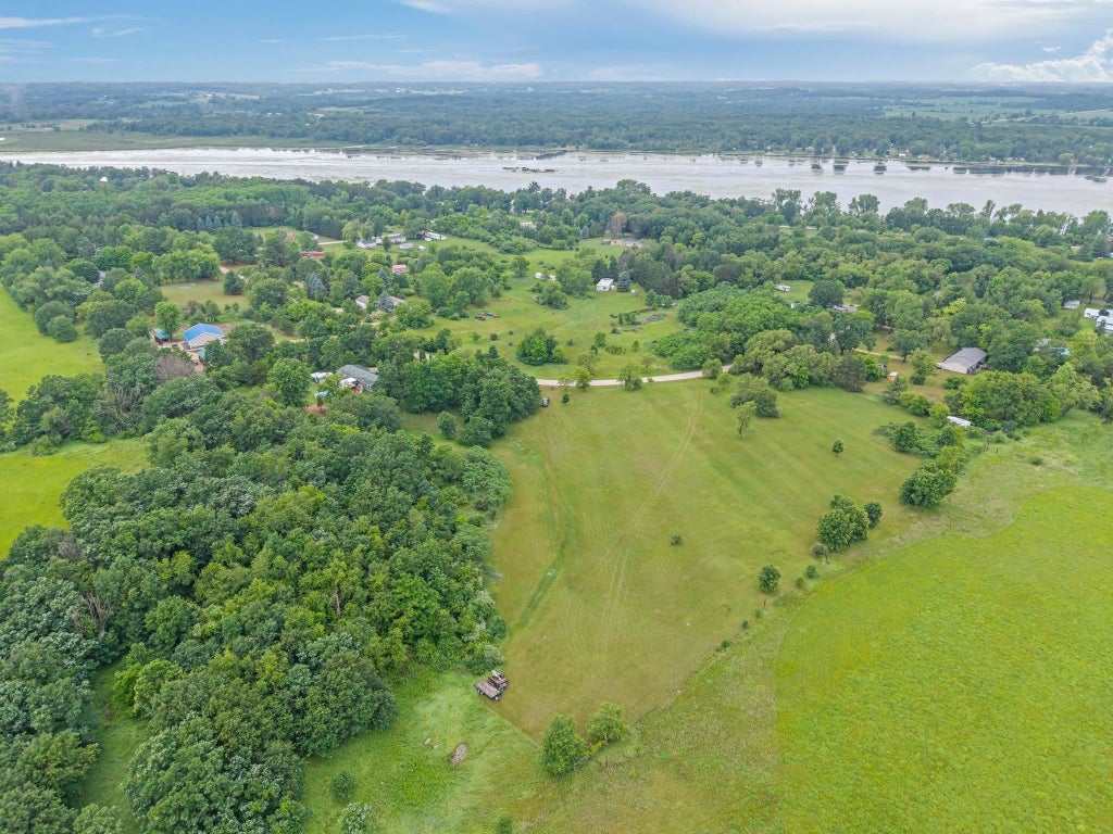 Between L73-l74 8th Lane, Packwaukee