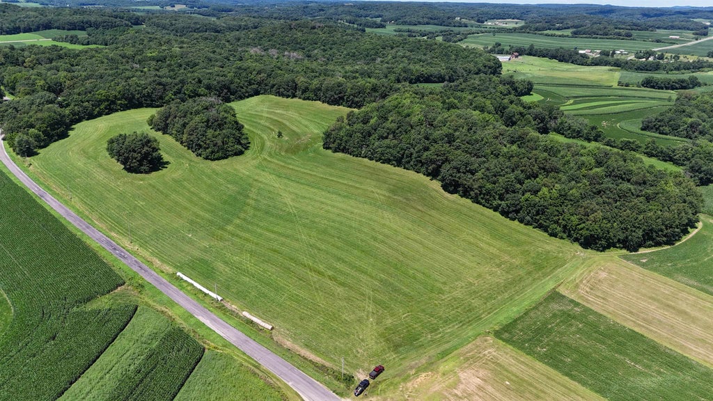40 Acres South Avenue, Dellona