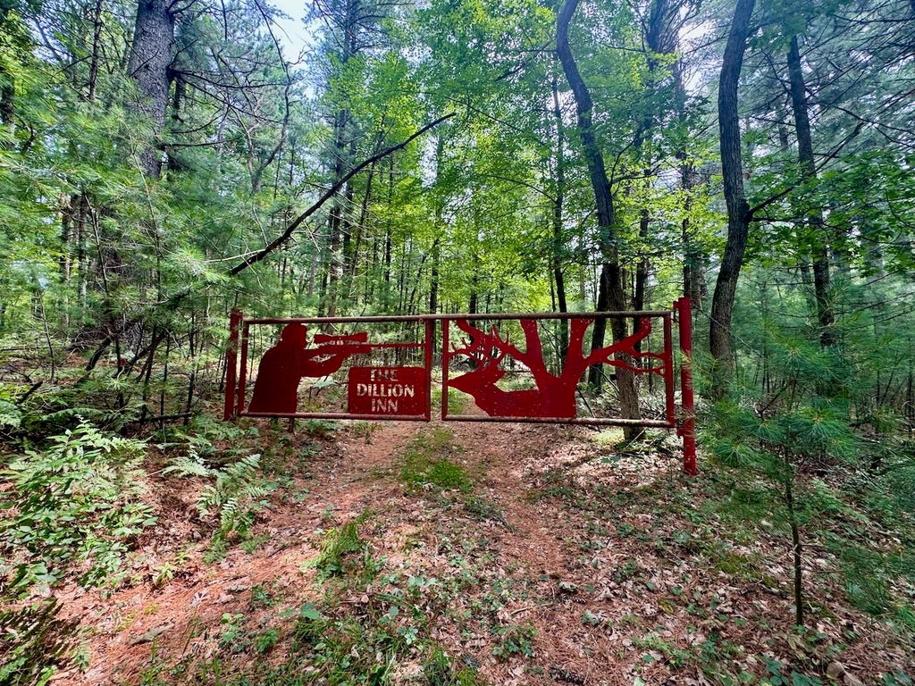 000 Arrow Road Road, Knapp