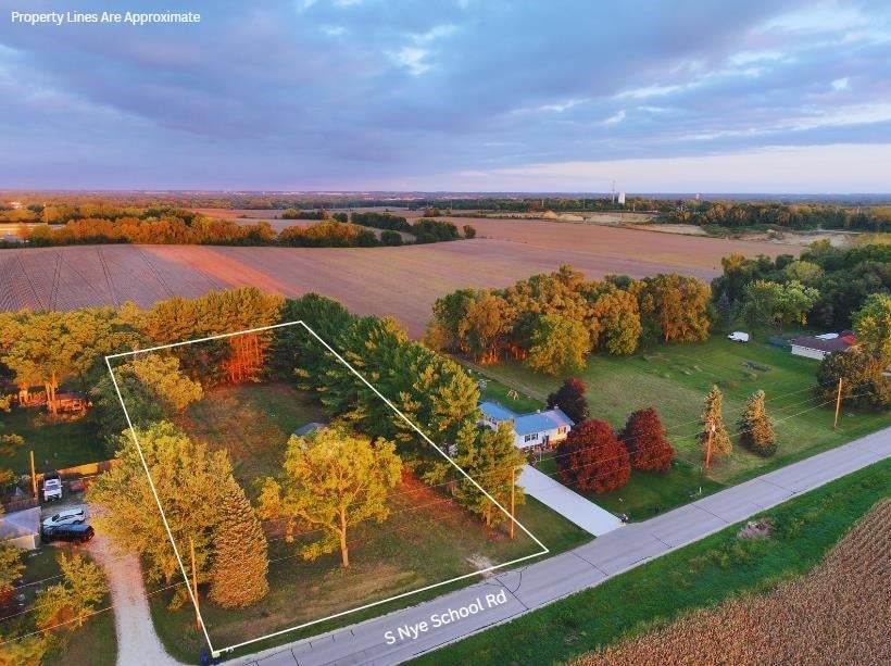 2405 S Nye School Road, Beloit