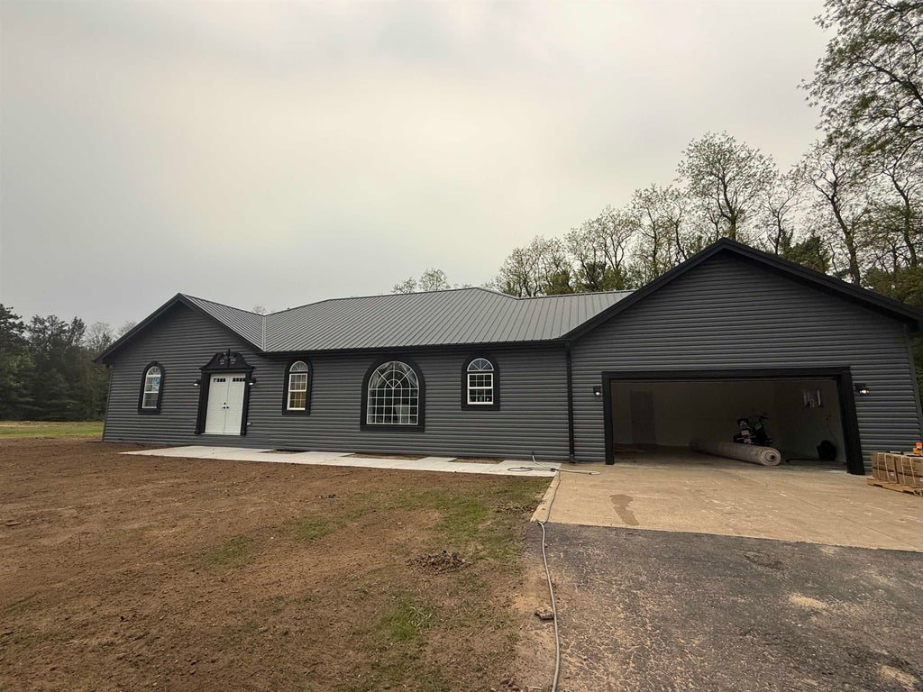 541 E Flint Street, Lyndon Station