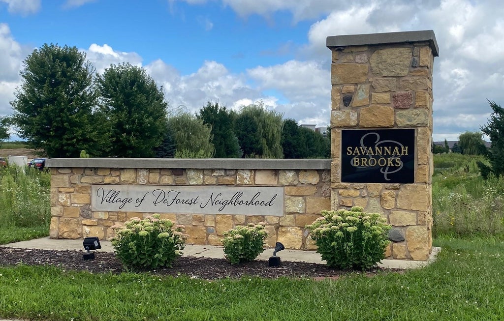 6256 Ronald Reagan Drive, Deforest