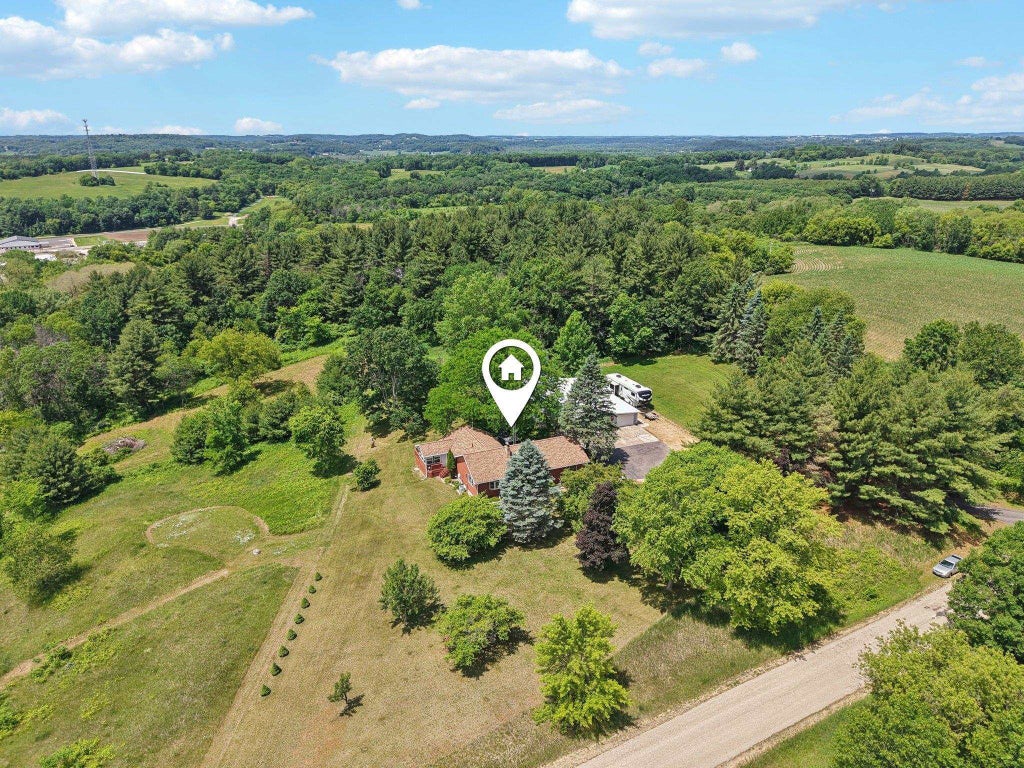 S1431 Coughlin Court, La Valle