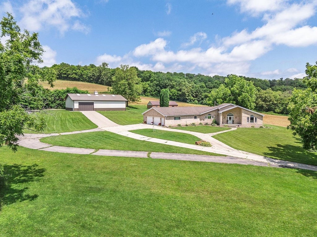 E9198 Terrytown Road, Excelsior