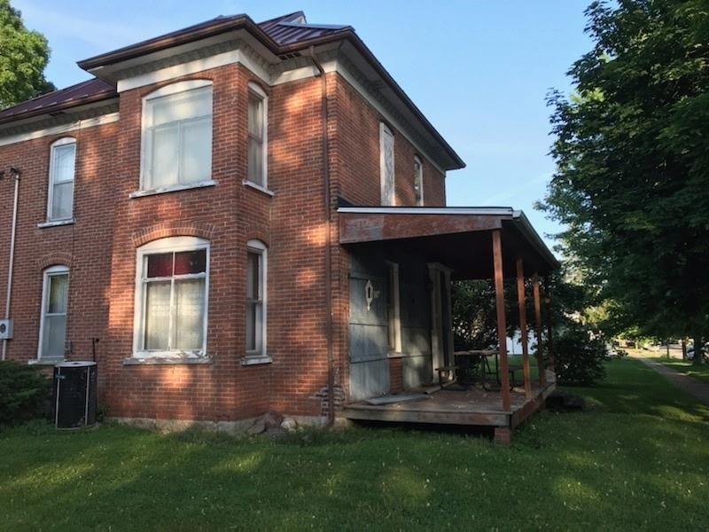 301 E Dewey Street, Cassville