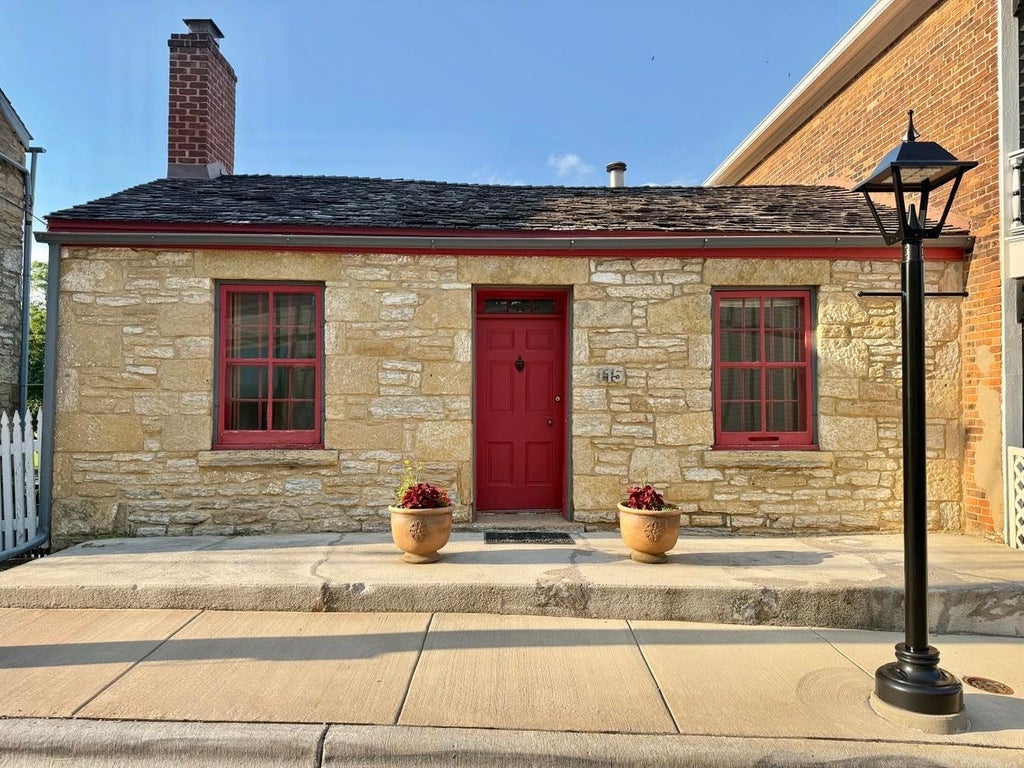 115 Jail Alley, Mineral Point