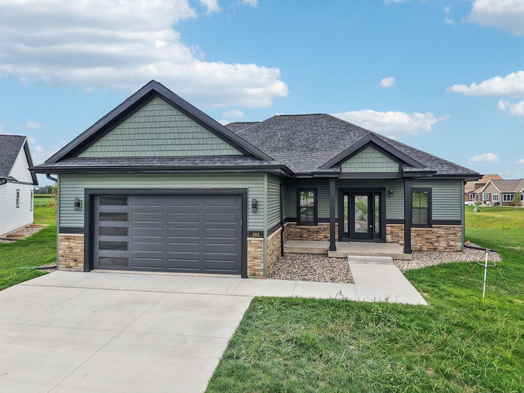 264 Falcon Court, Sauk City