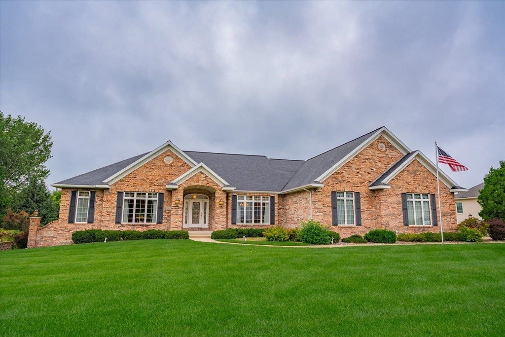 1824 Chadsworth Drive, Sun Prairie