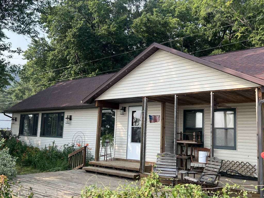 14734 Highway 35, Ferryville