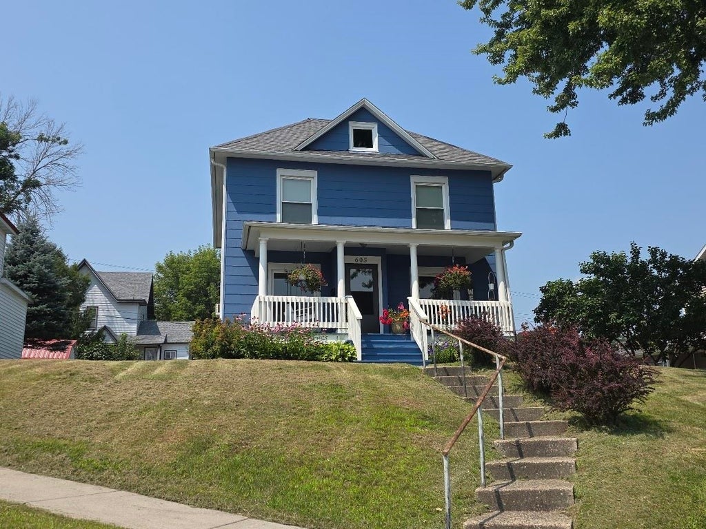 605 Academy Street, Elroy
