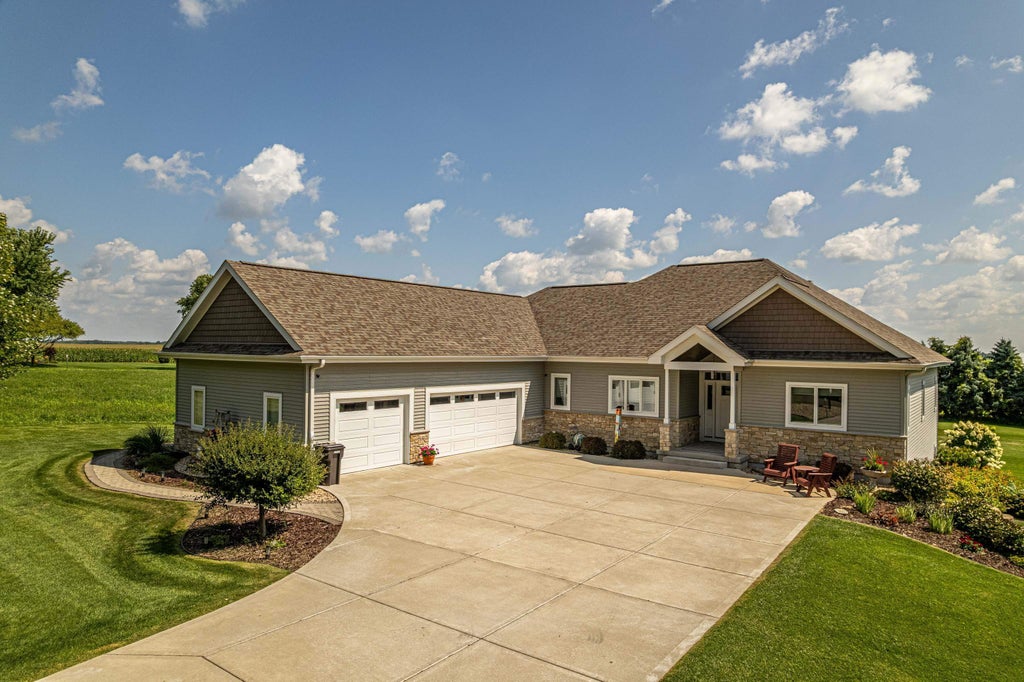 4948 Creek Haven Road, Sun Prairie