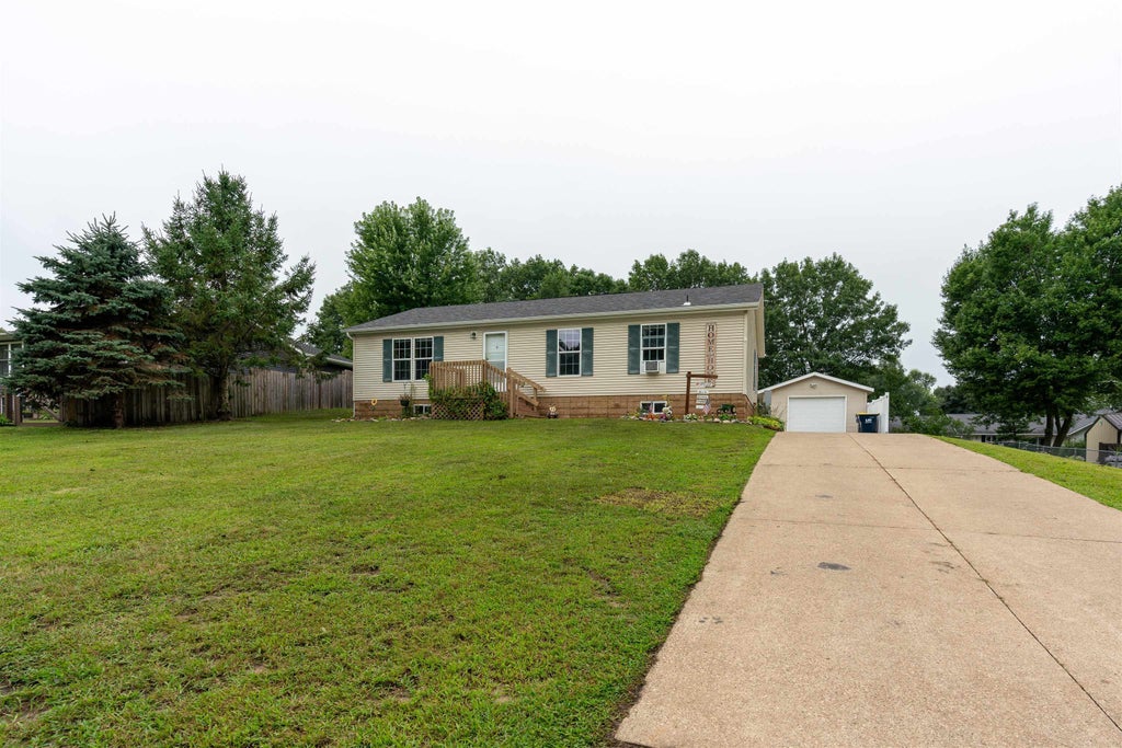 100 Donald Street, Camp Douglas