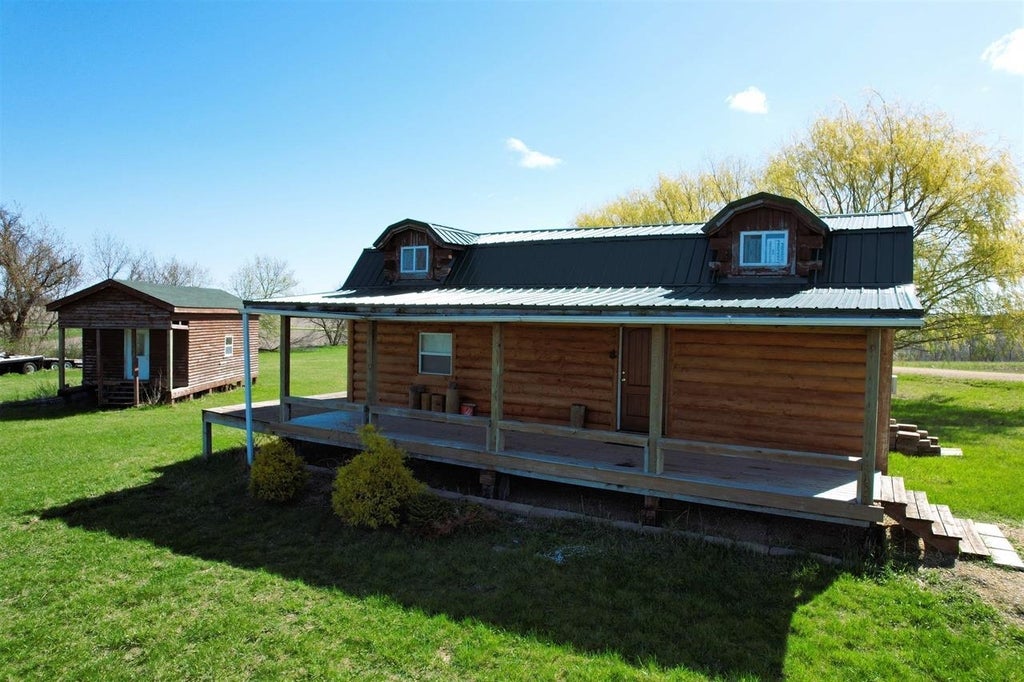 54631 Scenic View Road, Seneca