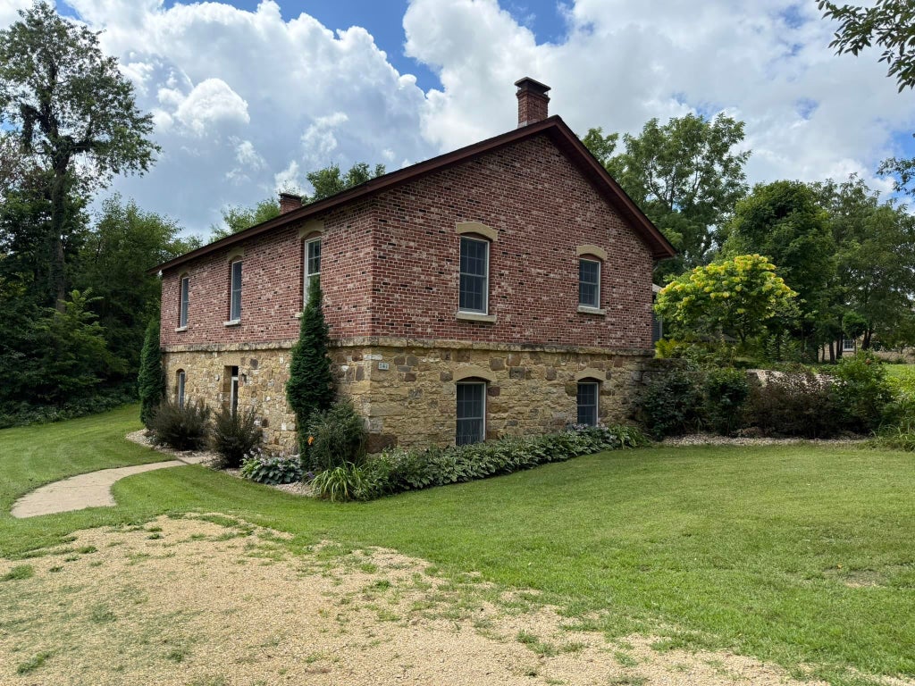 141 And 143 Merry Christmas Lane, Mineral Point