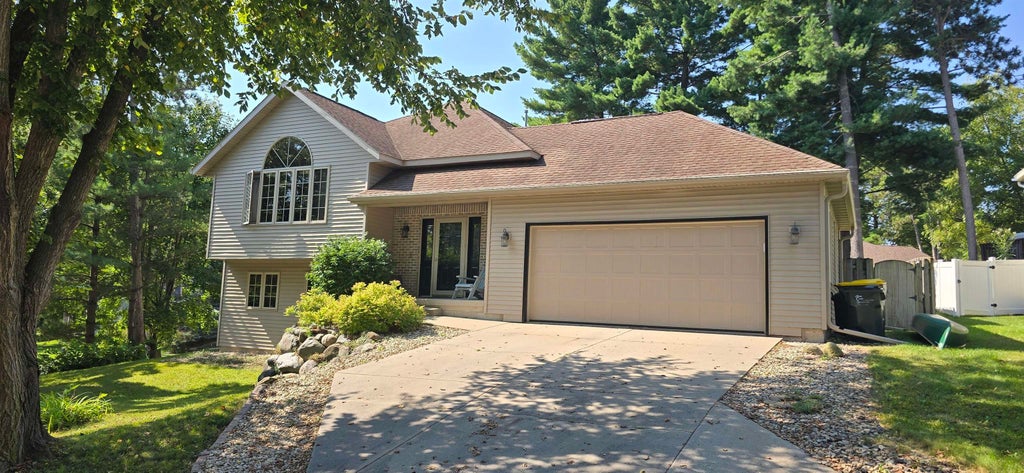 901 Highland Trail, Prairie Du Sac