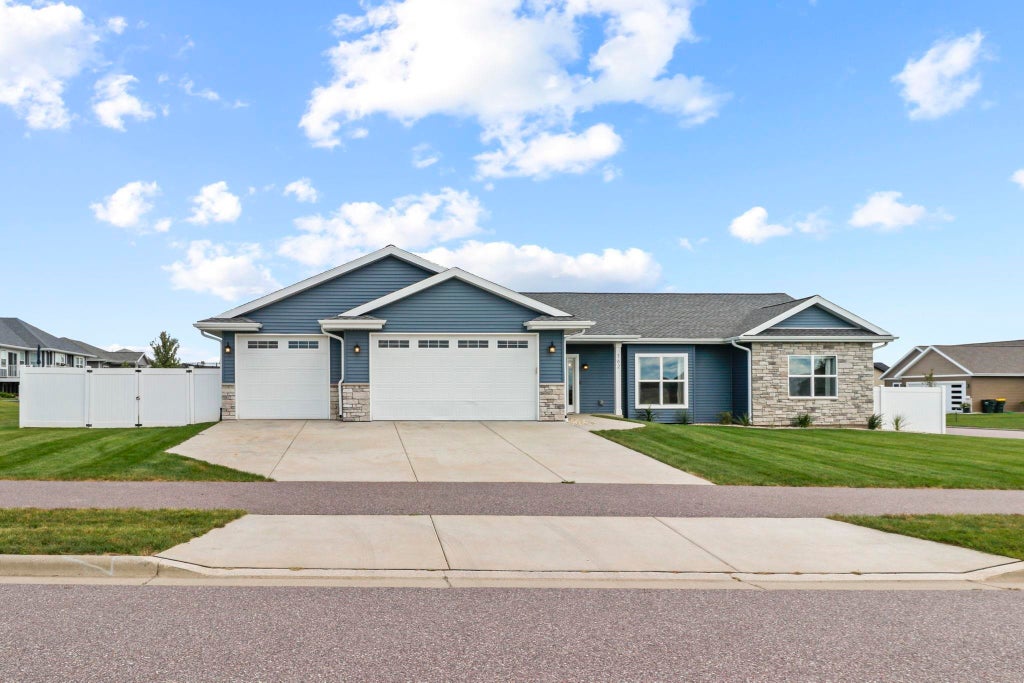162 Chickadee Lane, Sauk City
