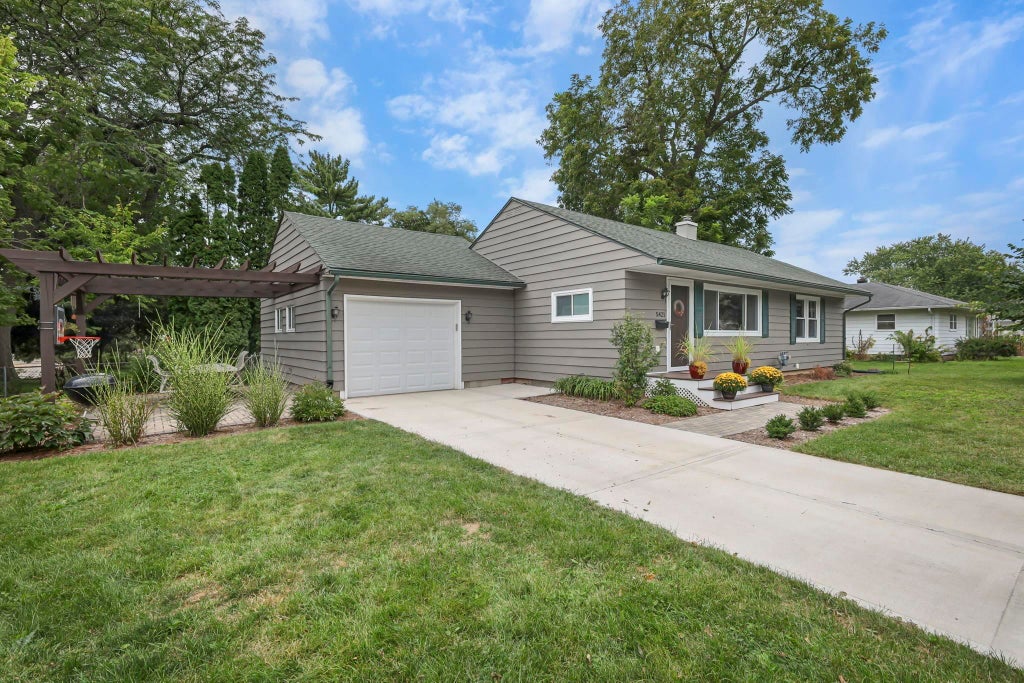 5421 Admiral Drive, Monona