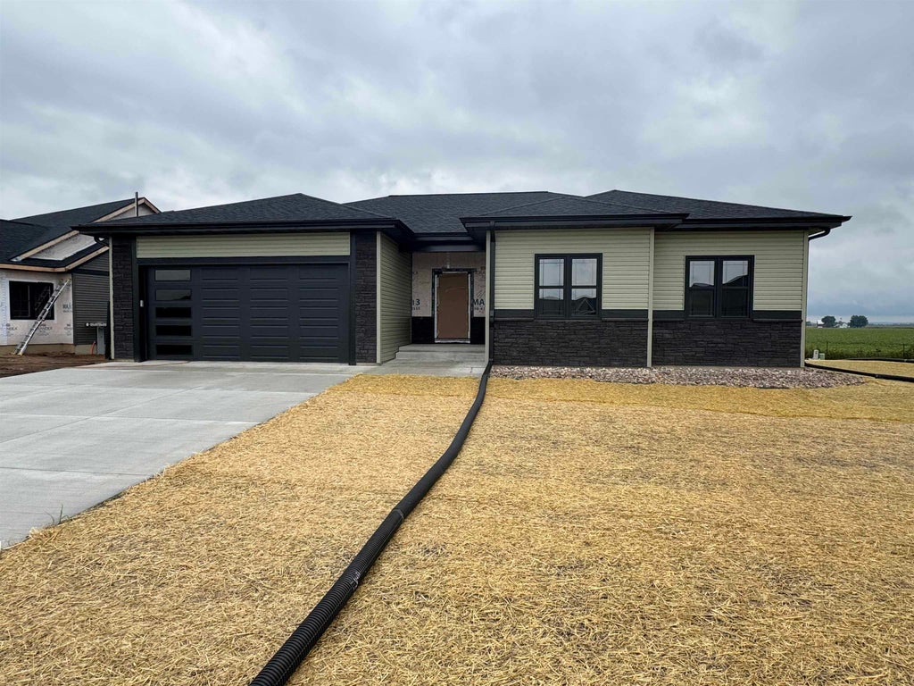 252 Falcon Court, Sauk City