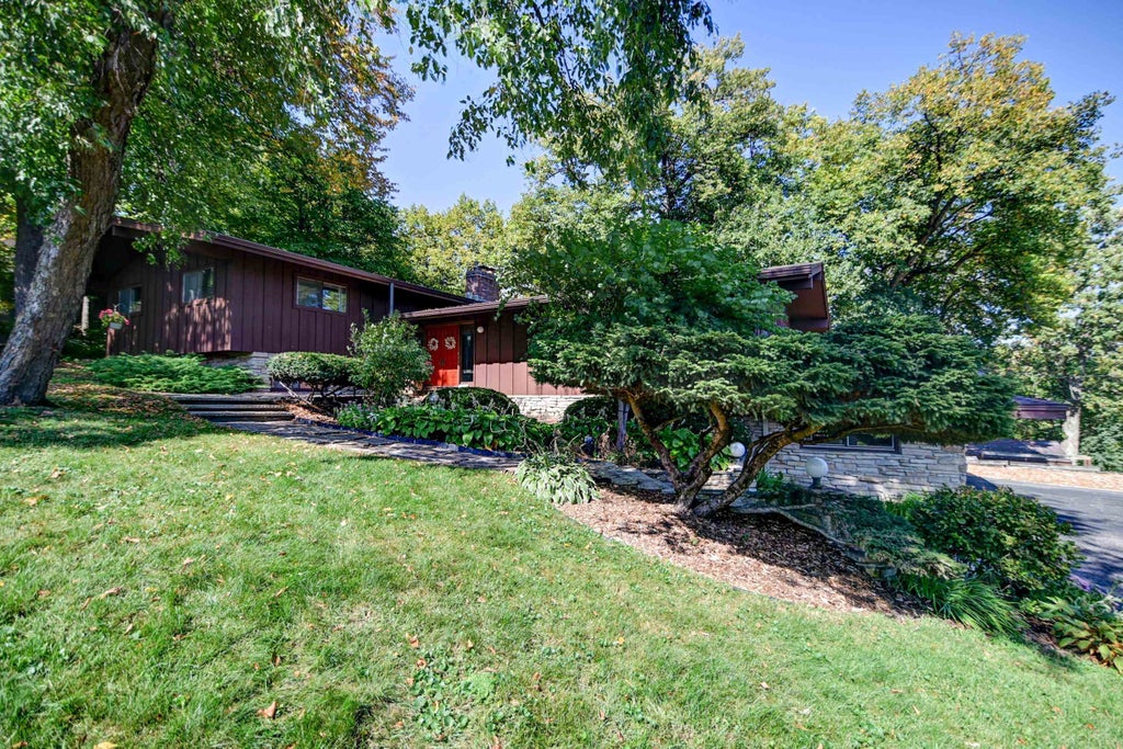 5576 Huntingwood Way, Westport