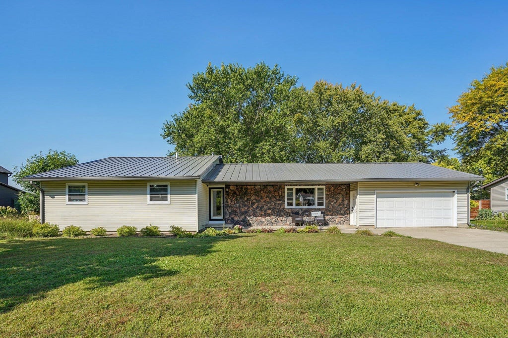 227 9th Street, Prairie Du Sac