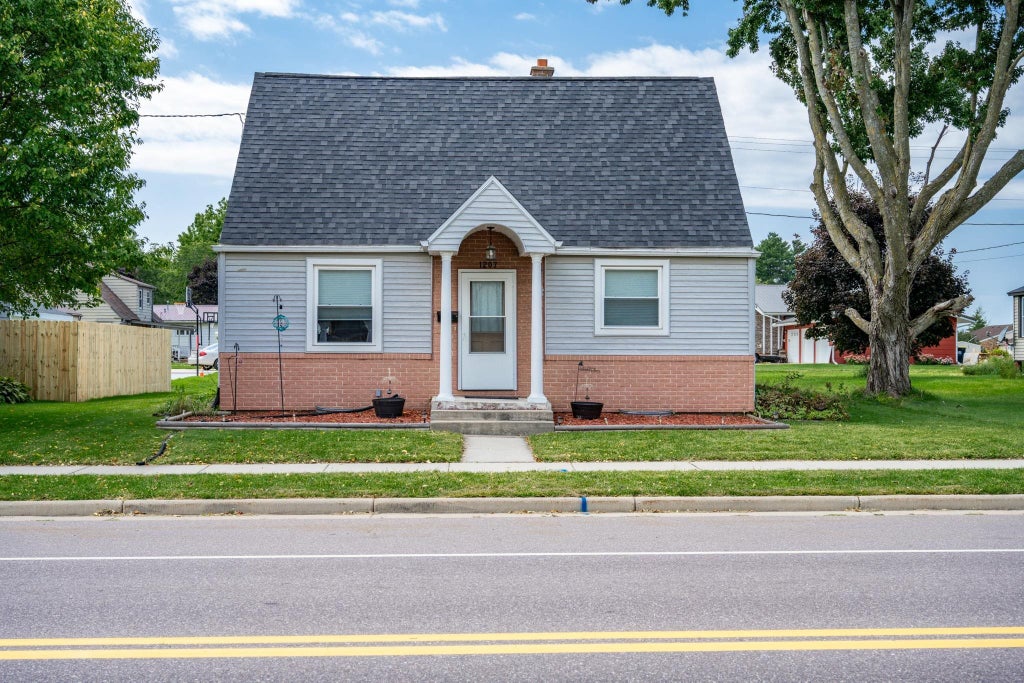 1207 Academy Street, Elroy