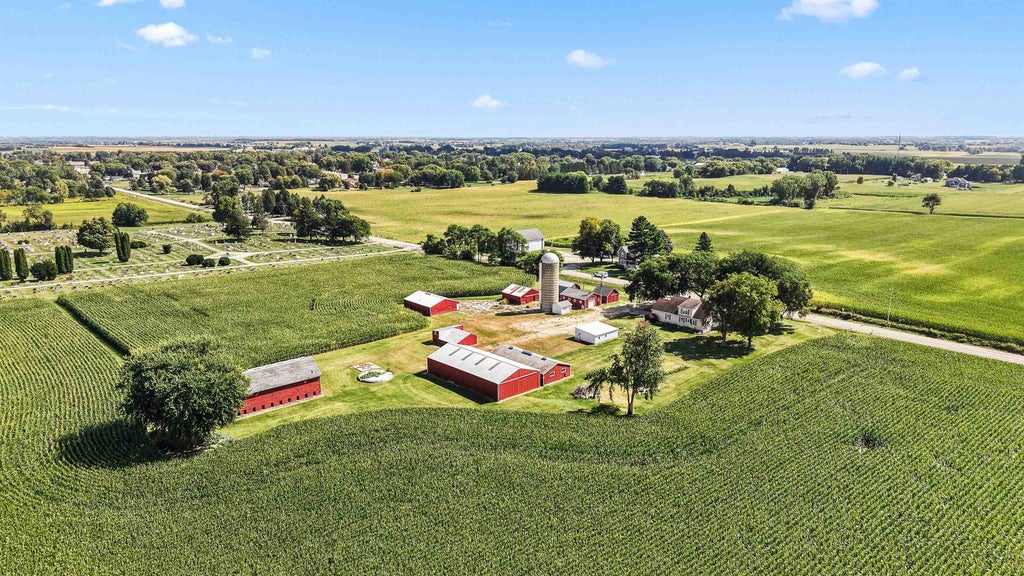 W346 County Road P, Randolph